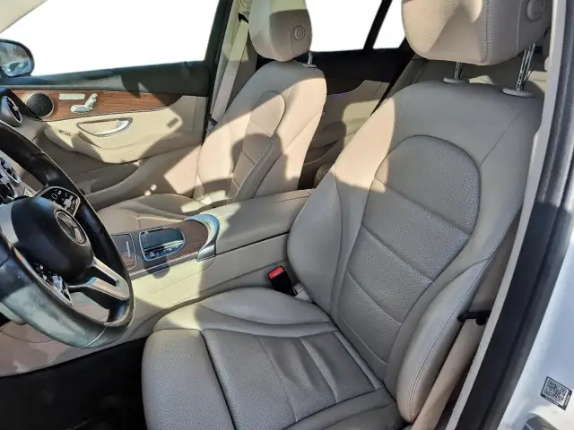 2021 Mercedes-Benz GLC 300 4Matic | Sunroof | Leather Seats - Photo 10