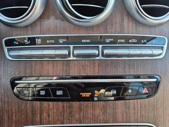 2021 Mercedes-Benz GLC 300 4Matic | Sunroof | Leather Seats - Photo 16