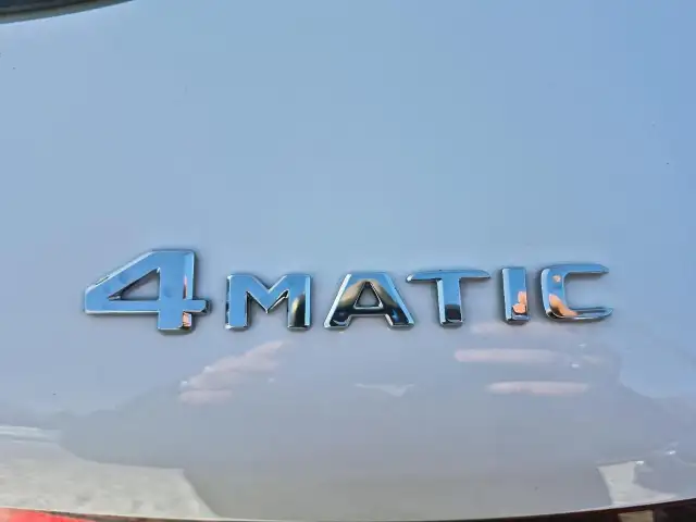 2021 Mercedes-Benz GLC 300 4Matic | Sunroof | Leather Seats - Photo 18