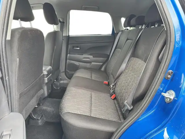 2024 Mitsubishi RVR SE SE | Heated Seats | Blind Spot - Photo 9