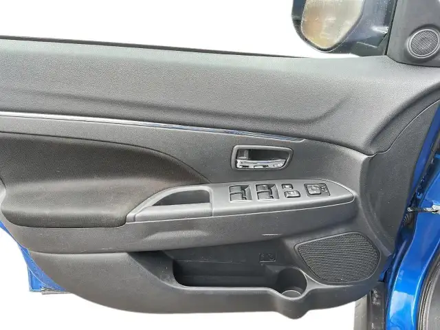 2024 Mitsubishi RVR SE SE | Heated Seats | Blind Spot - Photo 12