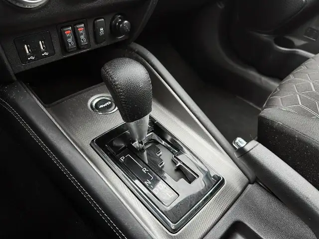 2024 Mitsubishi RVR SE SE | Heated Seats | Blind Spot - Photo 13