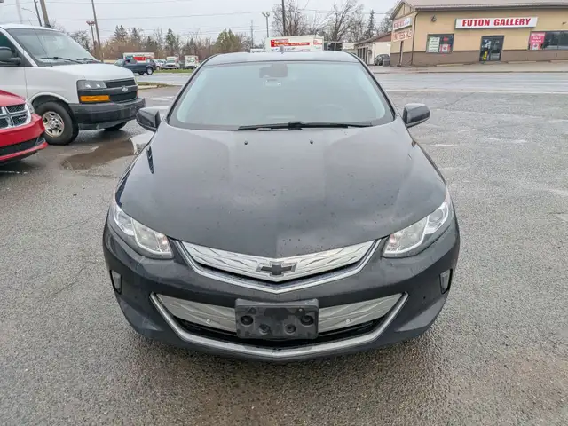 2018 Chevrolet Volt - Photo 2