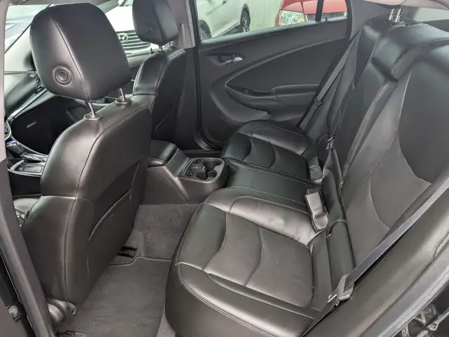 2018 Chevrolet Volt - Photo 12