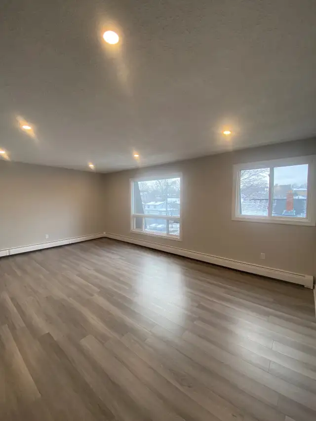 RENOVATED ONE BEDROOM APARTMENT IN FAIRVIEW - 7 RUFUS AVENUE - Photo 2