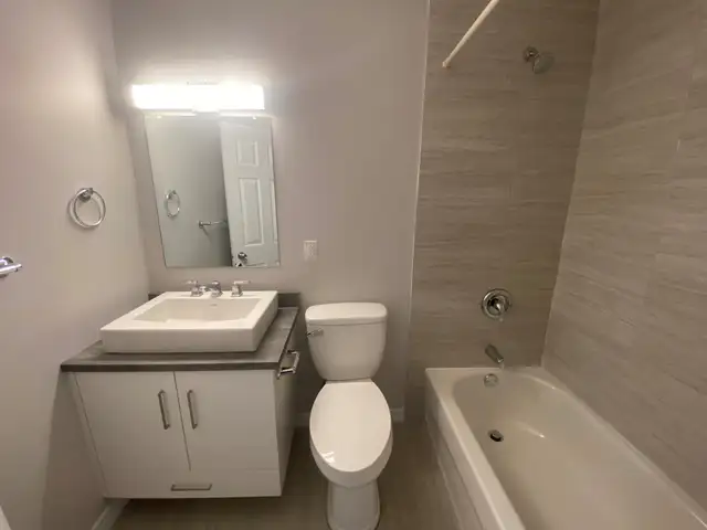 RENOVATED ONE BEDROOM APARTMENT IN FAIRVIEW - 7 RUFUS AVENUE - Photo 5