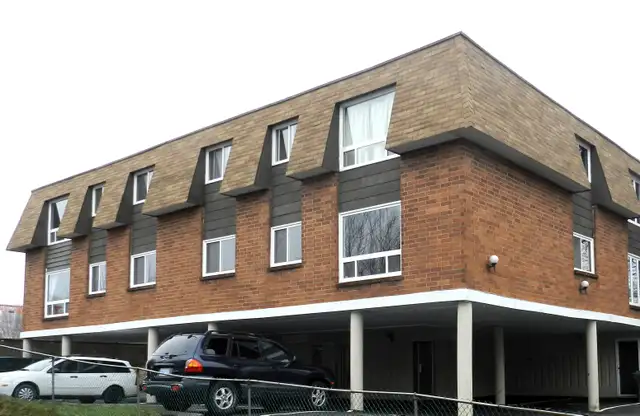 RENOVATED ONE BEDROOM APARTMENT IN FAIRVIEW - 7 RUFUS AVENUE - Photo 6