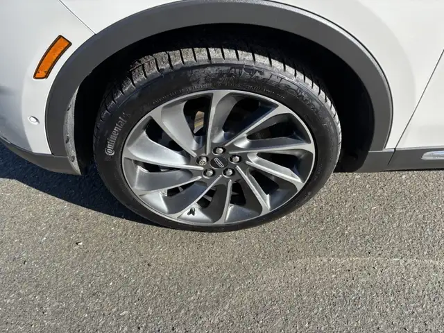 2022 Lincoln Nautilus Ultra - Photo 9