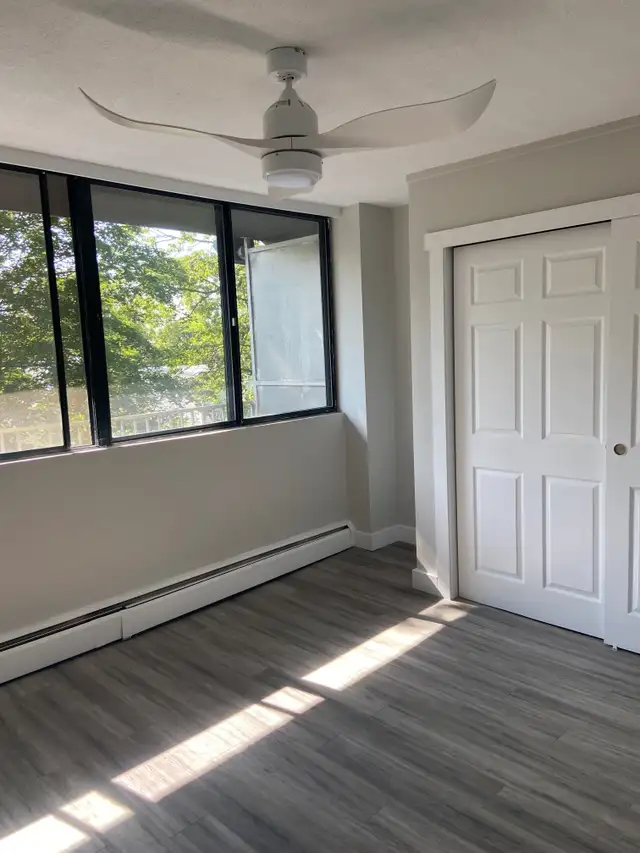 NEWLY RENOVATED ONE BEDROOM AVAILABLE AT 40 ROSE STREET - Photo 3