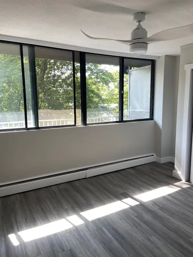 NEWLY RENOVATED ONE BEDROOM AVAILABLE AT 40 ROSE STREET - Photo 4