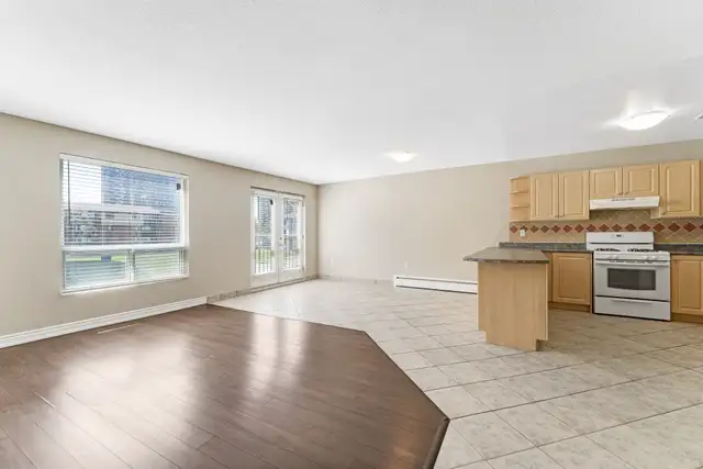 Baseline Court - 1 Junior for Rent in Ottawa - Photo 2