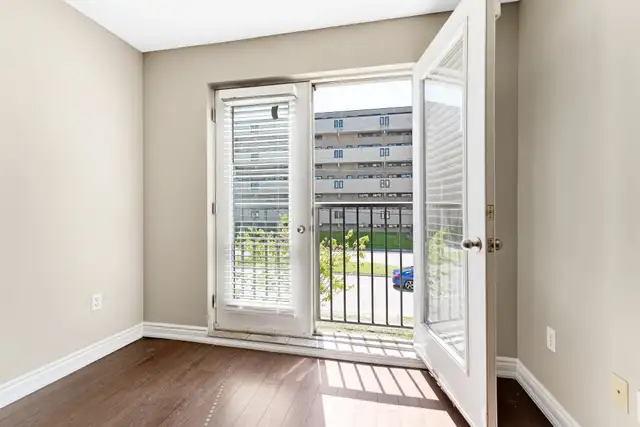 Baseline Court - 1 Junior for Rent in Ottawa - Photo 3