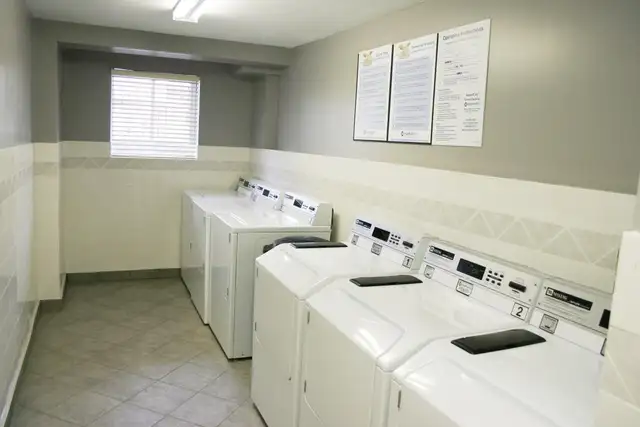 Baseline Court - 1 Junior for Rent in Ottawa - Photo 11