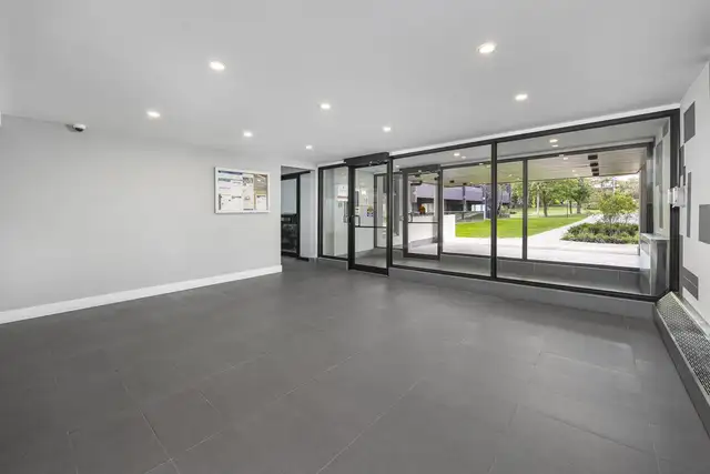 2 Bedroom Apartment for Rent - 1915 Martin Grove Rd - Photo 9