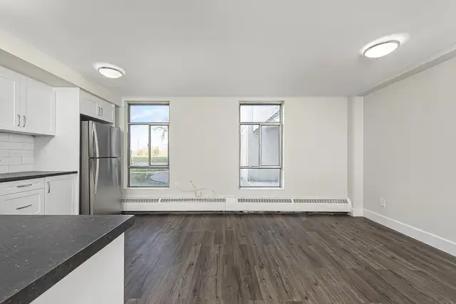 2 Bedroom Apartment for Rent - 1915 Martin Grove Rd - Photo 18