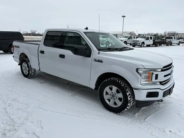 2019 Ford F-150 Crew Cab 4X4 XLT 5L - Rebuilt Title - Photo 3