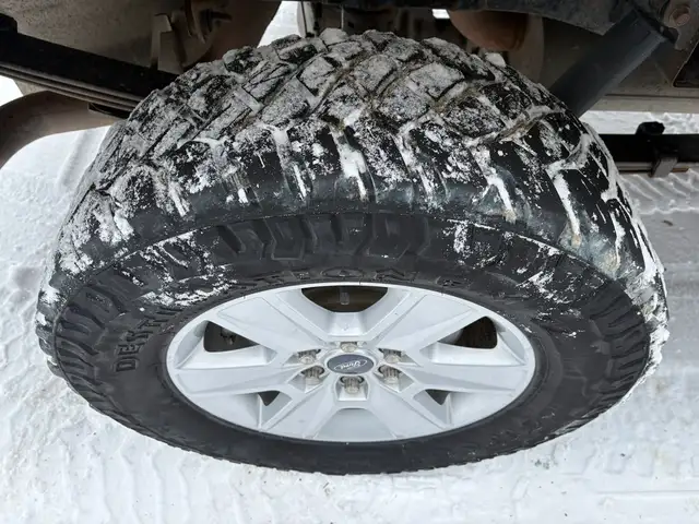 2019 Ford F-150 Crew Cab 4X4 XLT 5L - Rebuilt Title - Photo 10