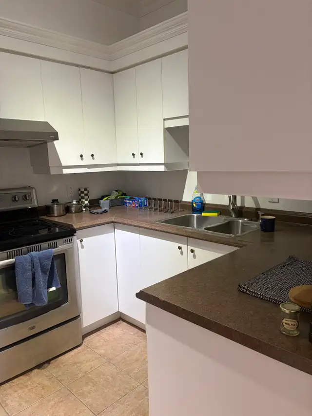 Superbe 3 1/2 style condo, Ste-Foy, Meublé, Juillet - Photo 3