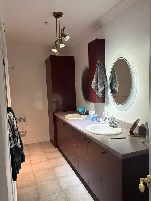 Superbe 3 1/2 style condo, Ste-Foy, Meublé, Juillet - Photo 4