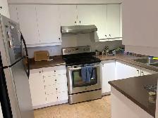 Superbe 3 1/2 style condo, Ste-Foy, Meublé, Juillet - Photo 10