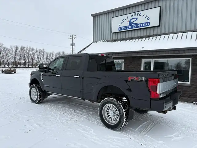 2019 Ford F-350 Crew Cab 4X4 Platinum 6.7L - Rebuilt Title - Photo 2