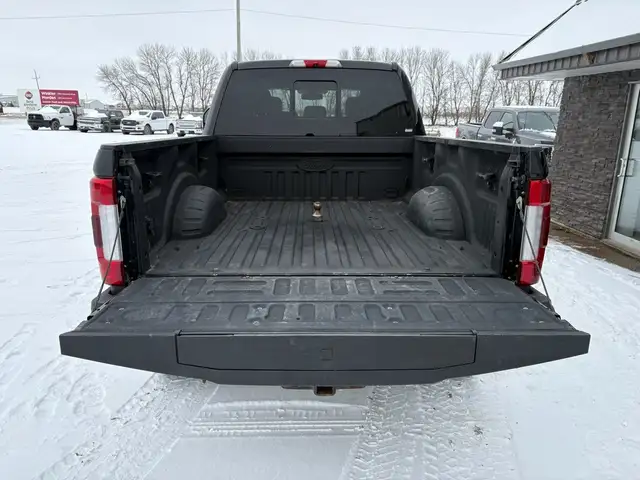 2019 Ford F-350 Crew Cab 4X4 Platinum 6.7L - Rebuilt Title - Photo 7