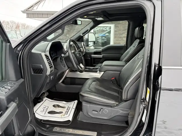 2019 Ford F-350 Crew Cab 4X4 Platinum 6.7L - Rebuilt Title - Photo 12
