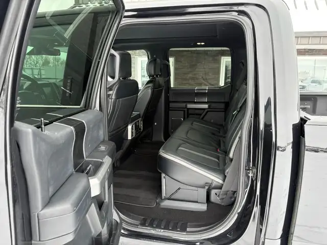 2019 Ford F-350 Crew Cab 4X4 Platinum 6.7L - Rebuilt Title - Photo 13