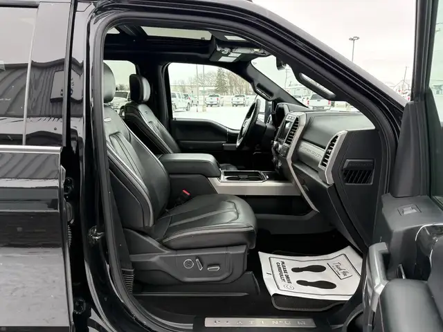 2019 Ford F-350 Crew Cab 4X4 Platinum 6.7L - Rebuilt Title - Photo 14