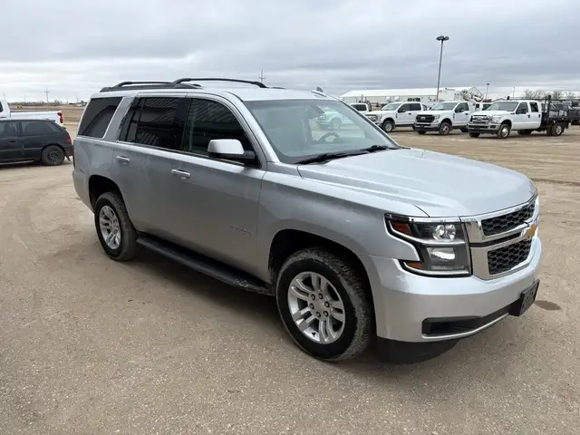 2019 Chevrolet Tahoe 4x4 LS 5.3L - Rebuilt Title - Photo 3