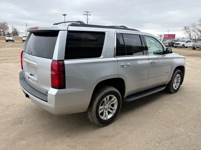 2019 Chevrolet Tahoe 4x4 LS 5.3L - Rebuilt Title - Photo 4
