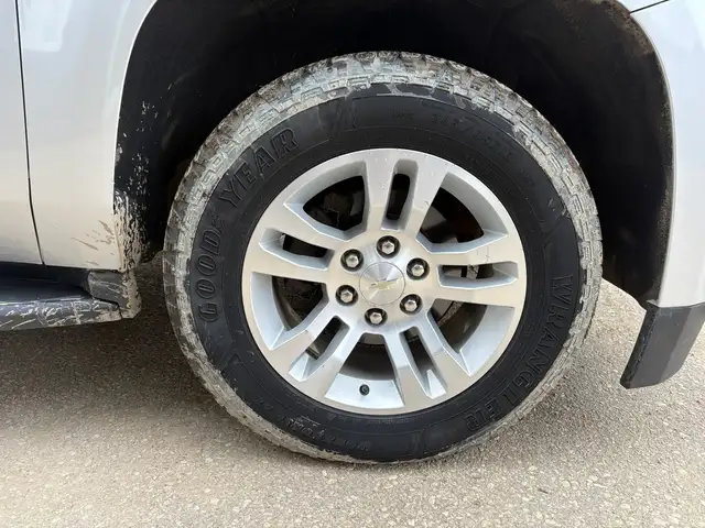 2019 Chevrolet Tahoe 4x4 LS 5.3L - Rebuilt Title - Photo 9