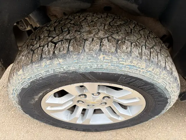 2019 Chevrolet Tahoe 4x4 LS 5.3L - Rebuilt Title - Photo 10