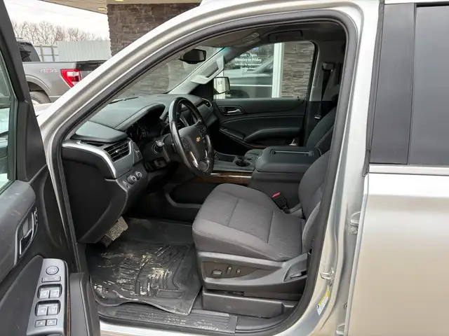 2019 Chevrolet Tahoe 4x4 LS 5.3L - Rebuilt Title - Photo 12