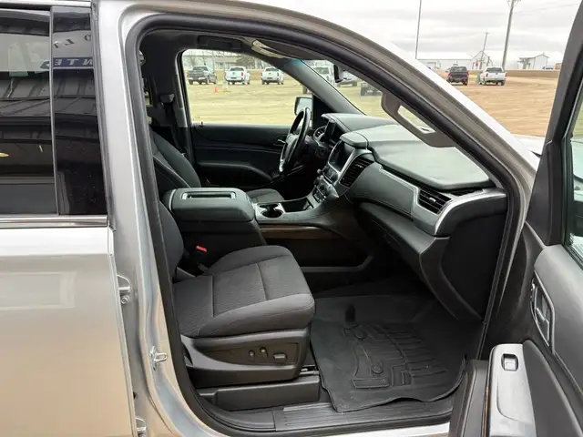 2019 Chevrolet Tahoe 4x4 LS 5.3L - Rebuilt Title - Photo 14