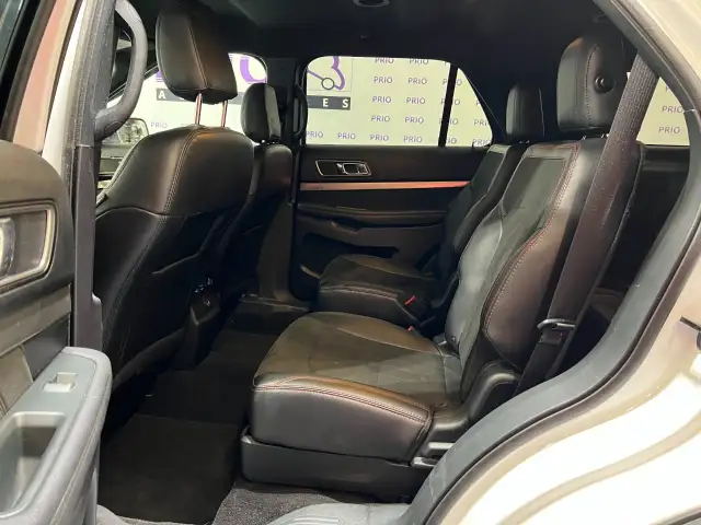 2019 Ford Explorer - Photo 15