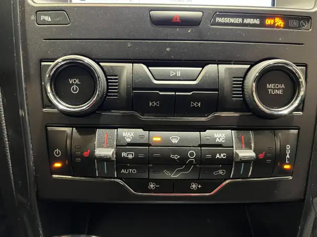 2019 Ford Explorer - Photo 25