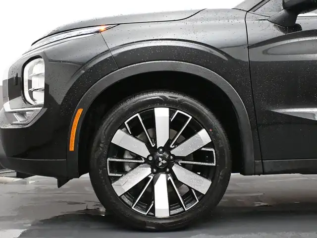 2025 Mitsubishi Outlander SEL SUNROOF, NAVIGATION, HEATED AND VE - Photo 4