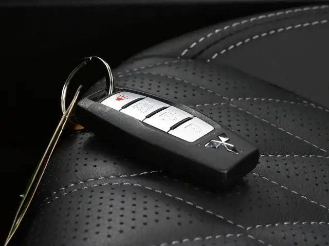 2025 Mitsubishi Outlander SEL SUNROOF, NAVIGATION, HEATED AND VE - Photo 5