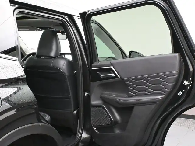 2025 Mitsubishi Outlander SEL SUNROOF, NAVIGATION, HEATED AND VE - Photo 28