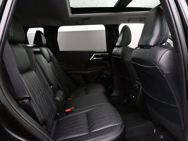 2025 Mitsubishi Outlander SEL SUNROOF, NAVIGATION, HEATED AND VE - Photo 29