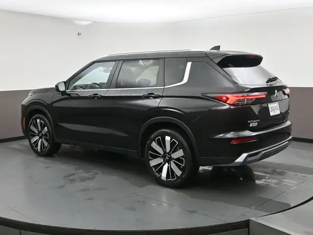 2025 Mitsubishi Outlander SEL SUNROOF, NAVIGATION, HEATED AND VE - Photo 35