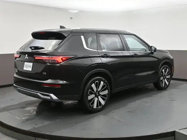 2025 Mitsubishi Outlander SEL SUNROOF, NAVIGATION, HEATED AND VE - Photo 37