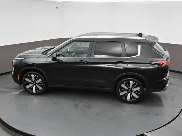 2025 Mitsubishi Outlander SEL SUNROOF, NAVIGATION, HEATED AND VE - Photo 42