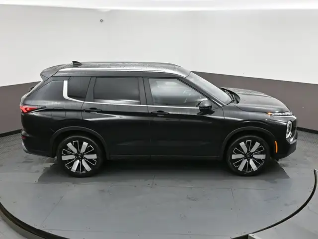 2025 Mitsubishi Outlander SEL SUNROOF, NAVIGATION, HEATED AND VE - Photo 46