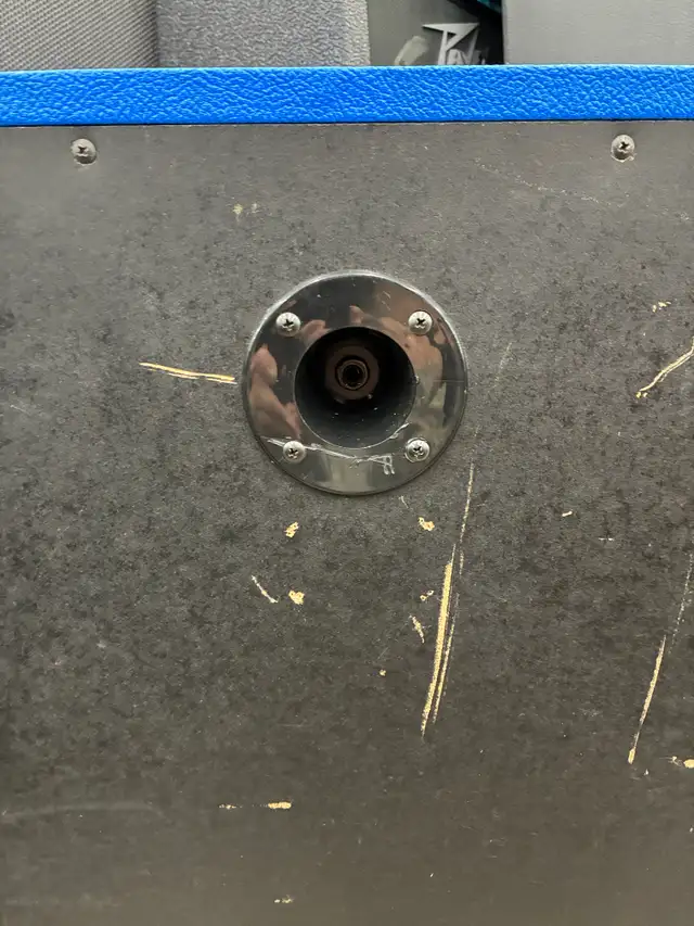 Marshall 412 Cabinet - Photo 5