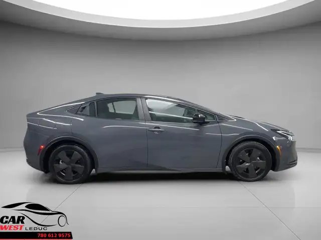 Toyota Prius Plug-In Hybrid SE 2025 - Photo 2