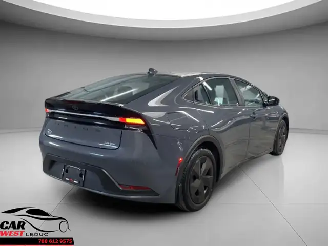 Toyota Prius Plug-In Hybrid SE 2025 - Photo 3