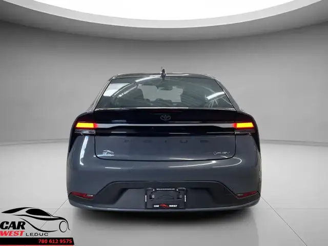 Toyota Prius Plug-In Hybrid SE 2025 - Photo 4