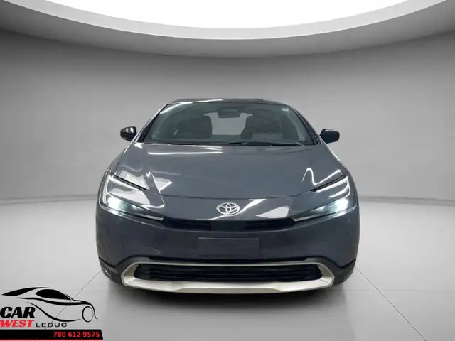 Toyota Prius Plug-In Hybrid SE 2025 - Photo 8